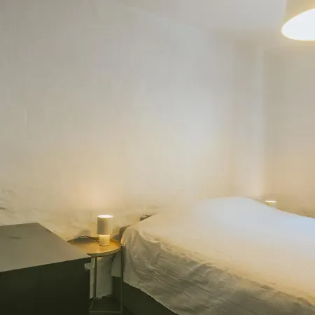 2 Bedrooms Triplex In Historic Heart Of 펜션 리에주