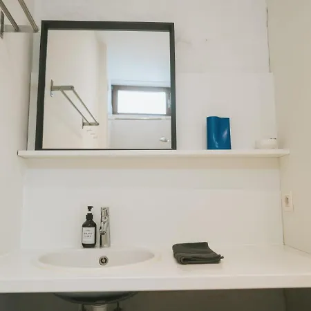 2 Bedrooms Triplex In Historic Heart Of