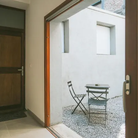 펜션 2 Bedrooms Triplex In Historic Heart Of